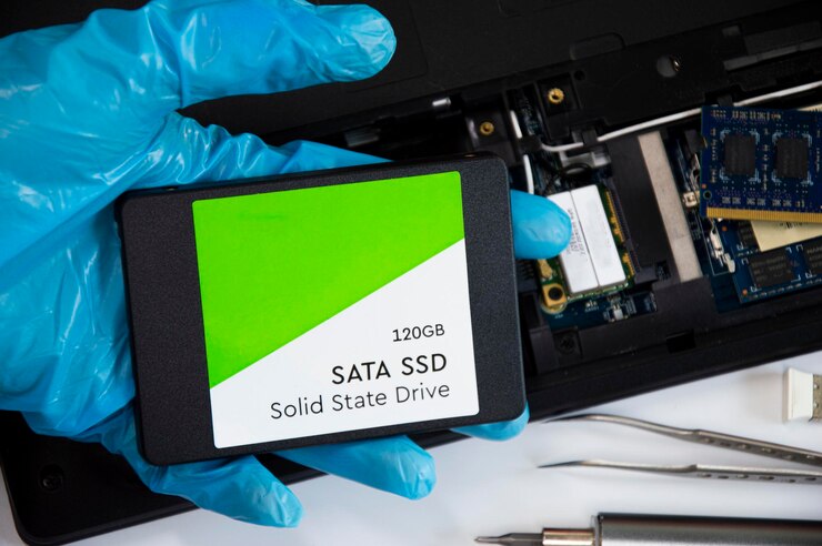 <strong>WHY UPGRADE TO AN SSD?</strong>